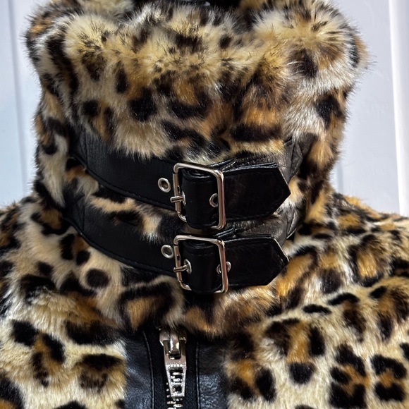 Blank NYC Faux Fur Moto Leopard Print Jacket Belted Size XS bomber style - Picture 2 of 13